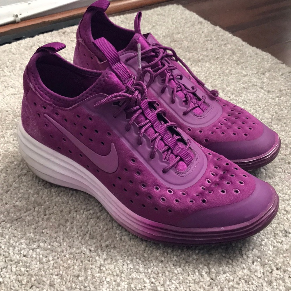 Women Nike size 8.5